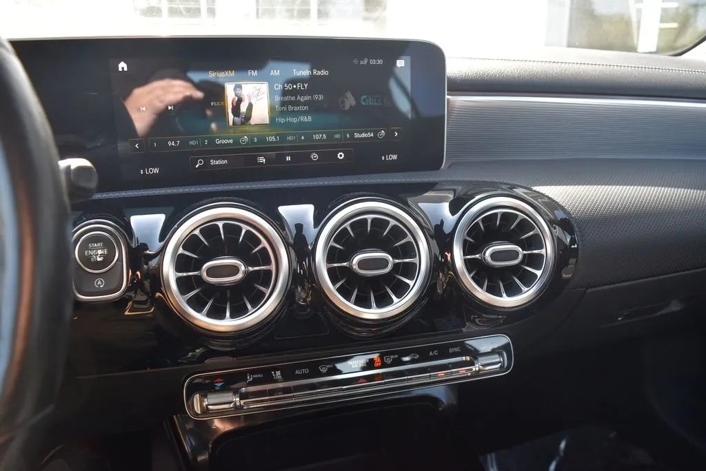 Mercedes-Benz CLA photo 15