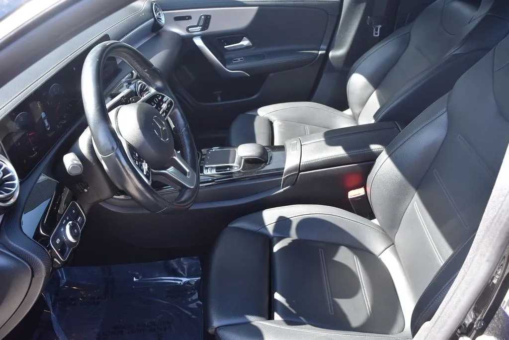Mercedes-Benz CLA photo 7
