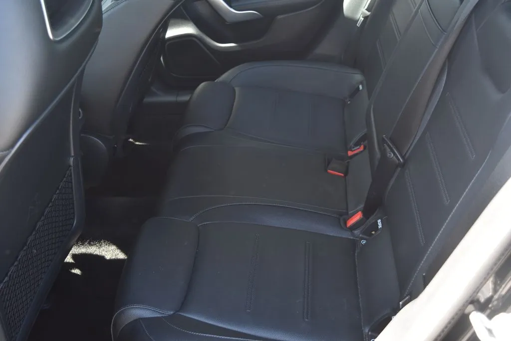 Mercedes-Benz CLA photo 9