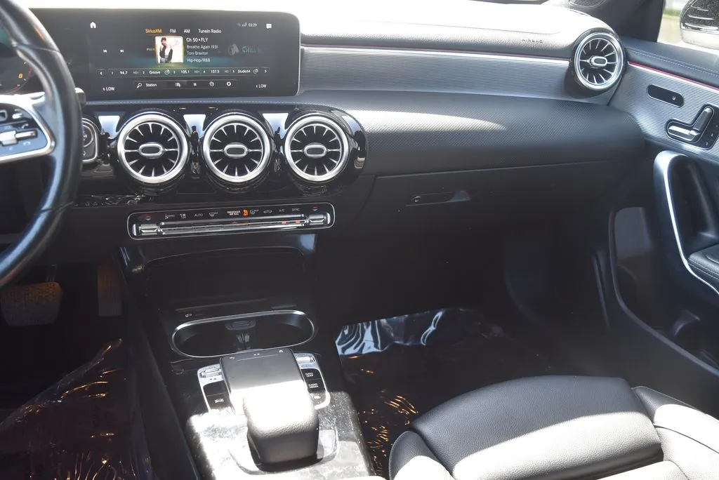 Mercedes-Benz CLA photo 12