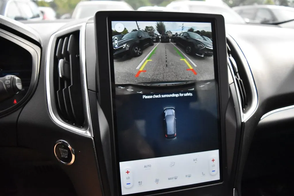 2022 Ford Edge Titanium - Photo 16