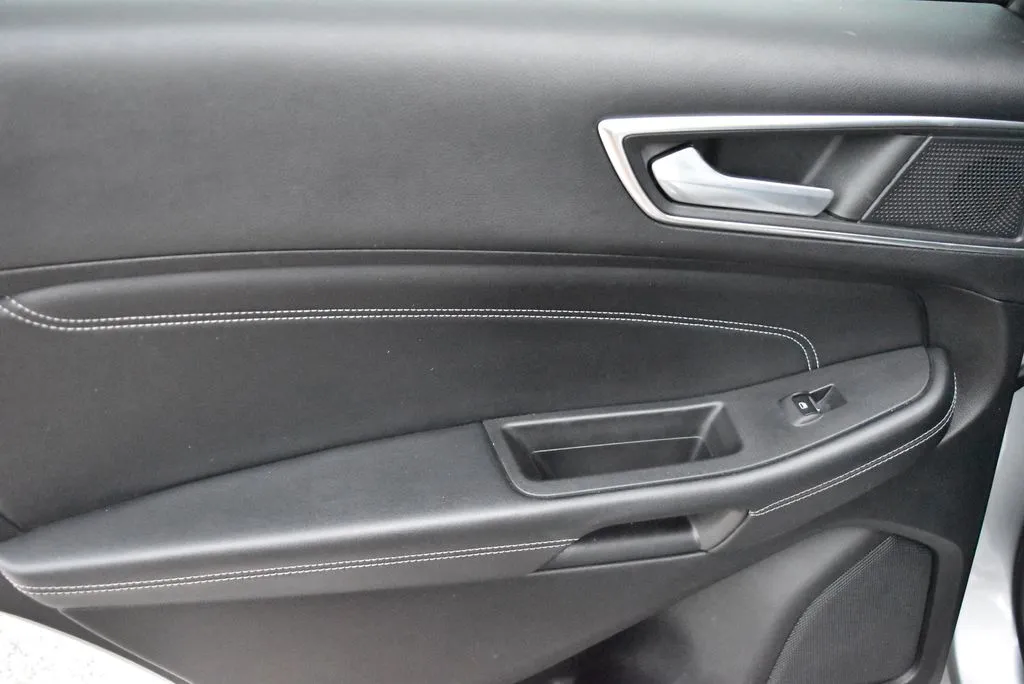 2022 Ford Edge Titanium - Photo 12