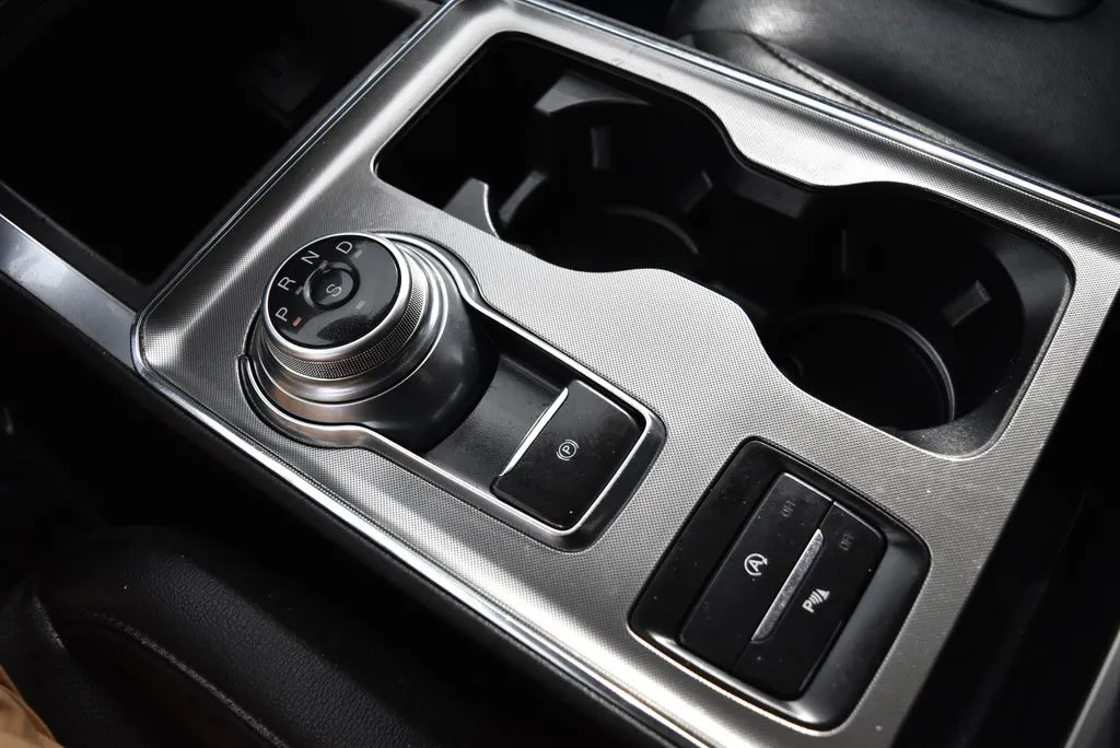 2022 Ford Edge Titanium - Photo 19