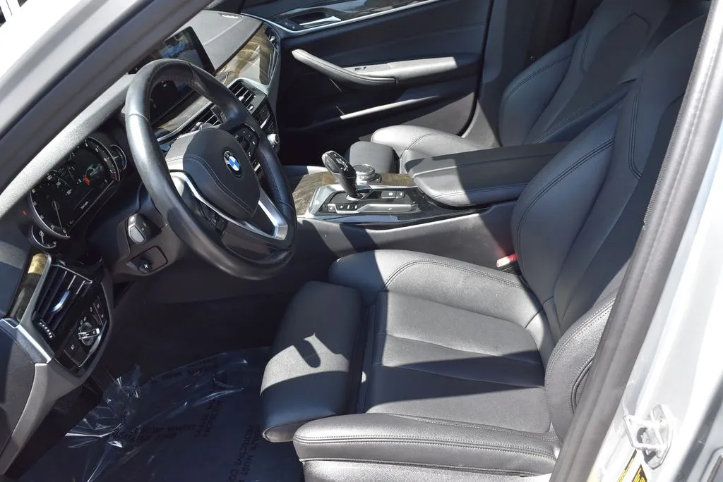 BMW 5 Series photo 7