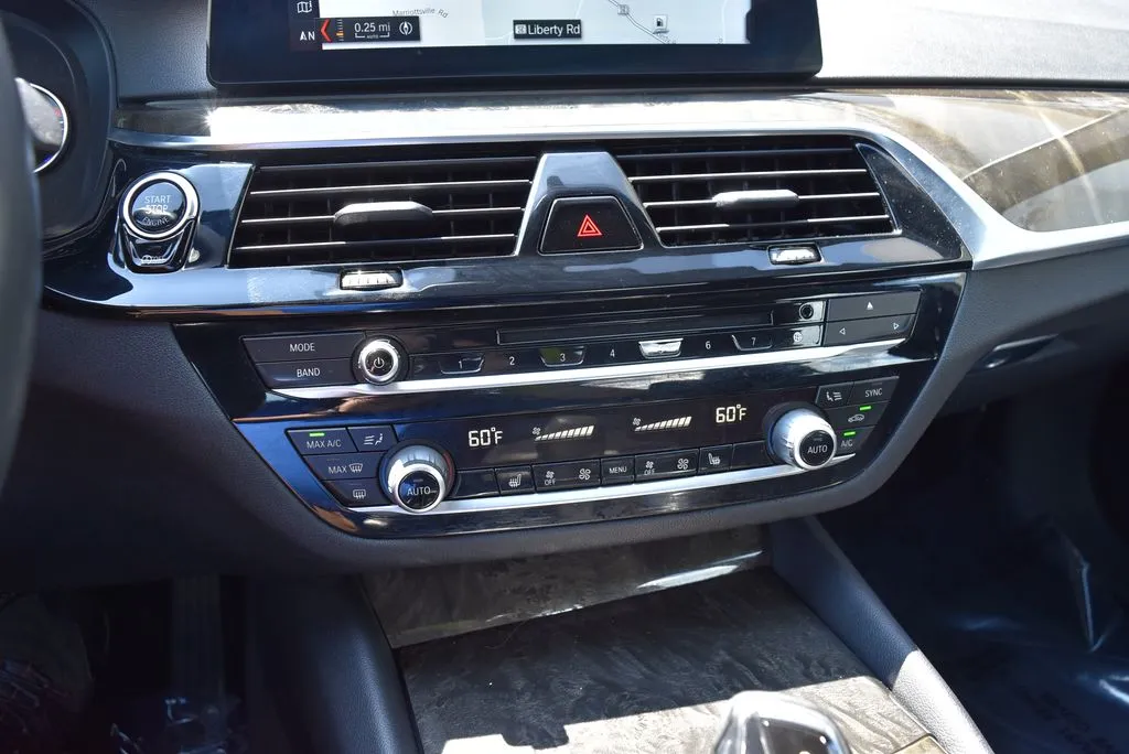BMW 5 Series photo 16