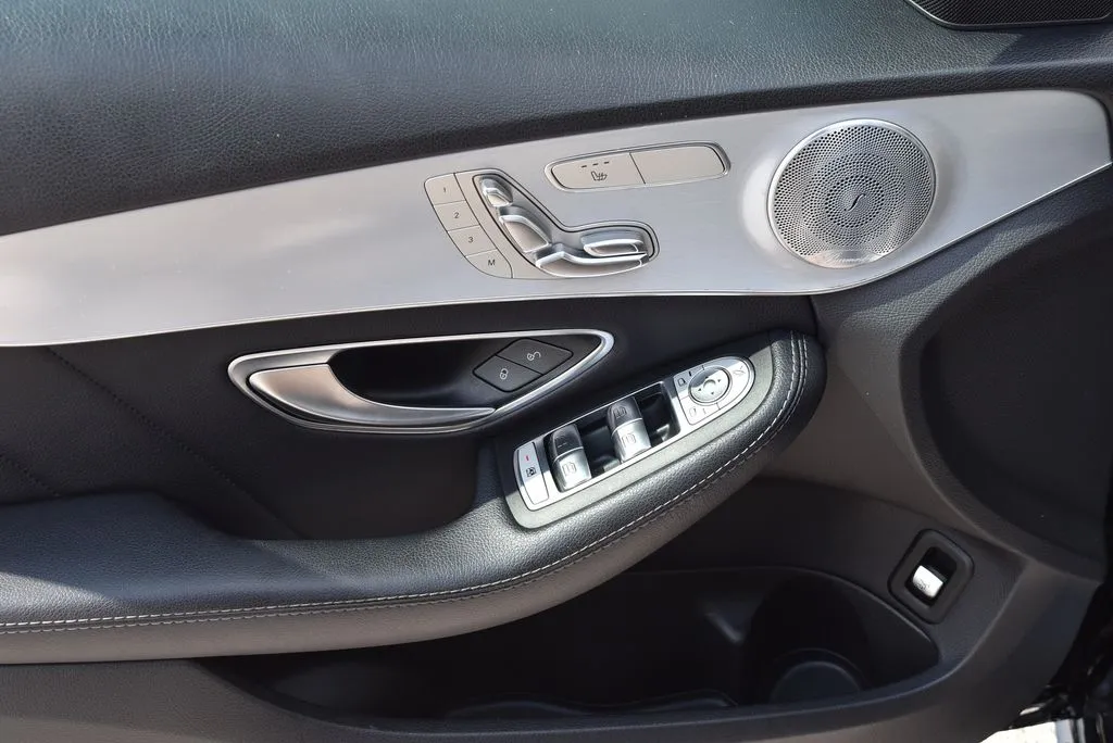 Mercedes-Benz C-Class photo 9