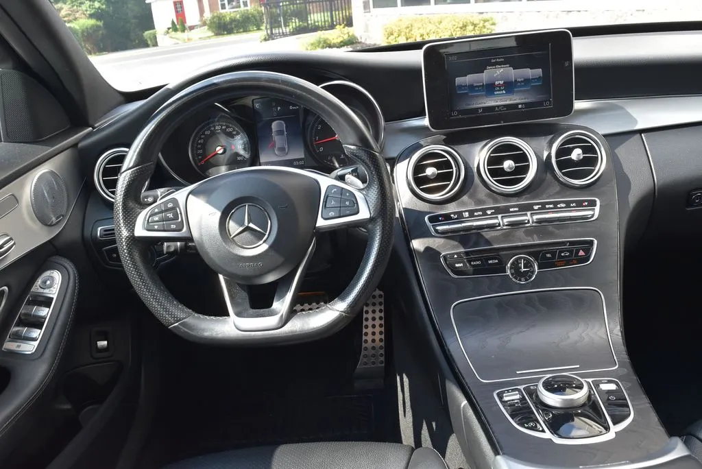 Mercedes-Benz C-Class photo 12