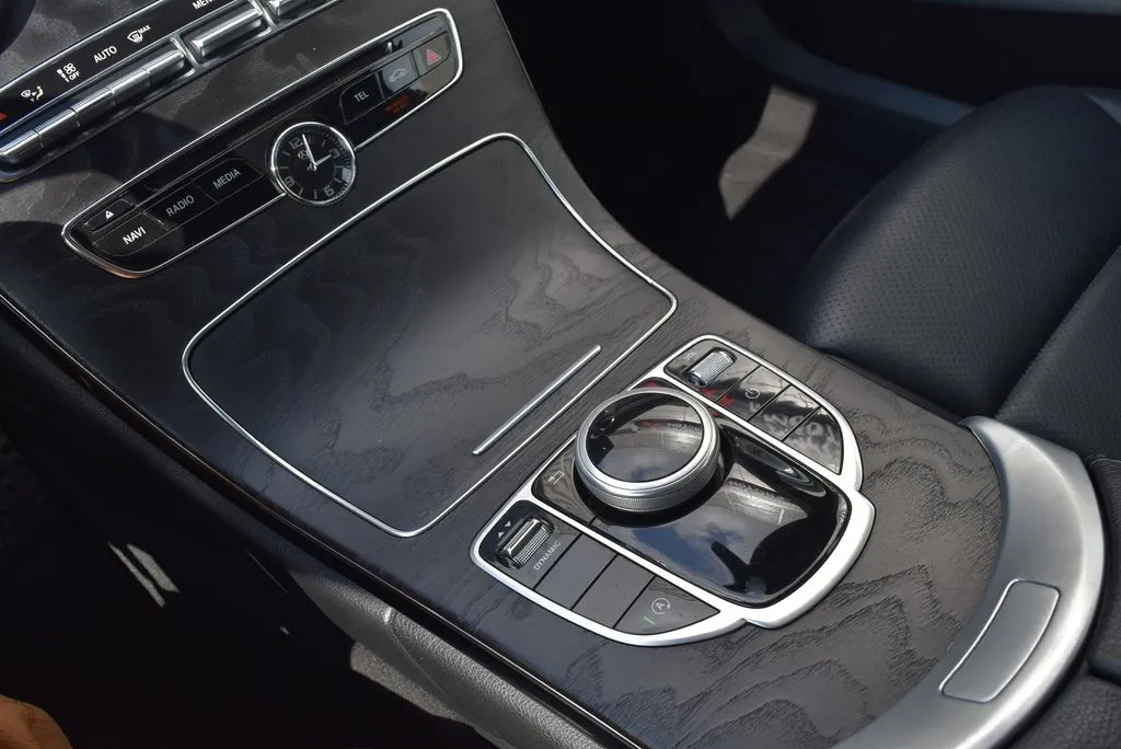 Mercedes-Benz C-Class photo 18