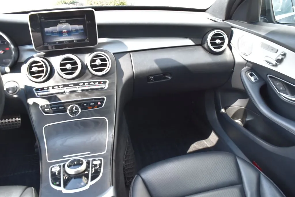 Mercedes-Benz C-Class photo 13
