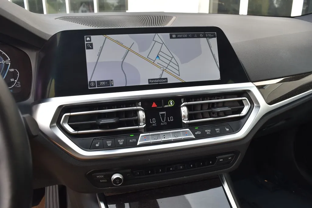 BMW 3 Series photo 11