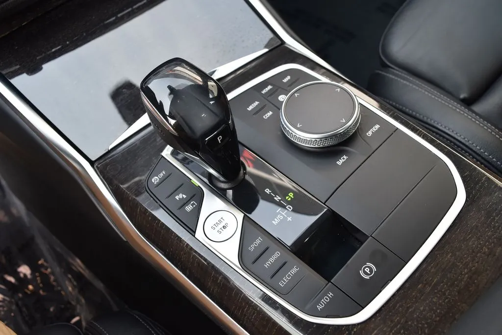 BMW 3 Series photo 15