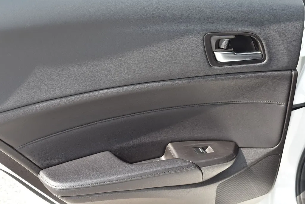 Acura ILX photo 10