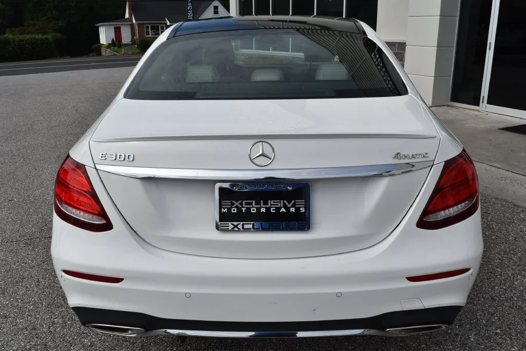 Mercedes-Benz E-Class photo 6