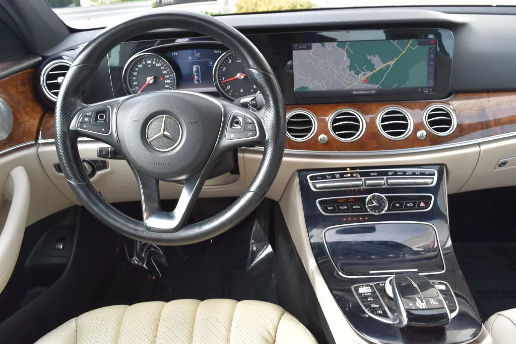 Mercedes-Benz E-Class photo 12