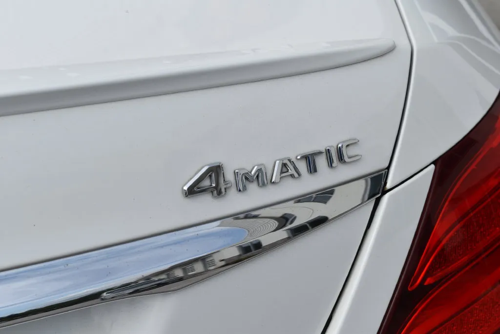 Mercedes-Benz E-Class photo 7