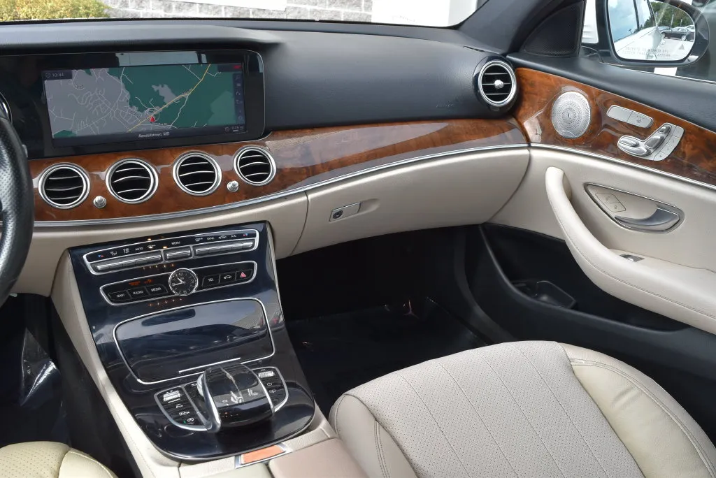 Mercedes-Benz E-Class photo 13