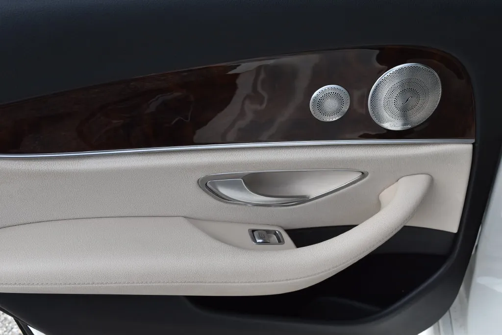 Mercedes-Benz E-Class photo 11