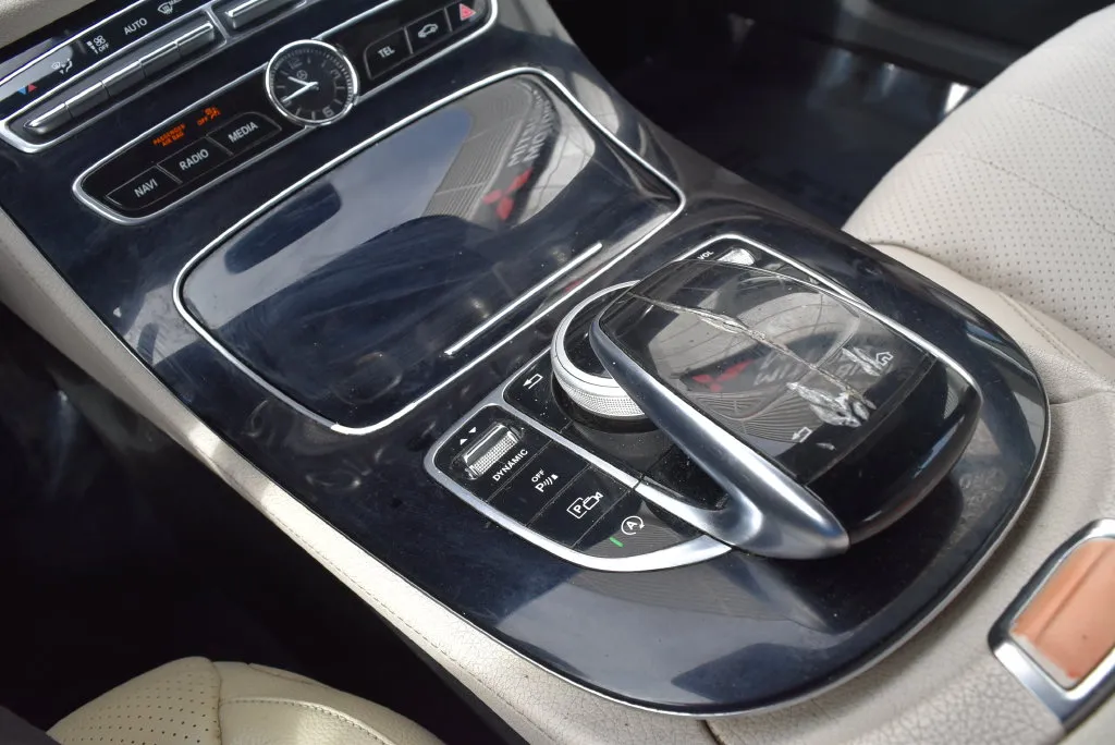 Mercedes-Benz E-Class photo 17