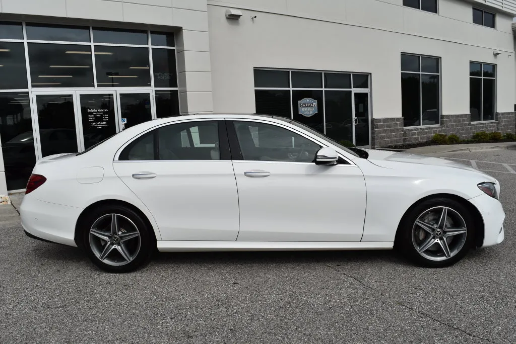 Mercedes-Benz E-Class photo 2