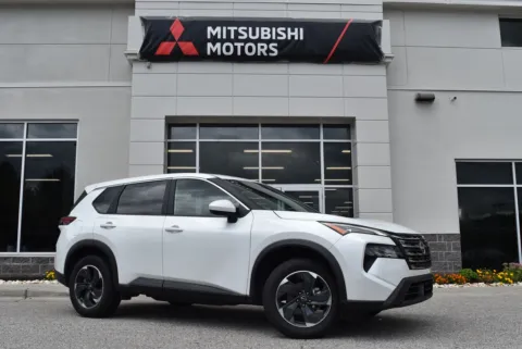 White 2024 Nissan Rogue SV for sale in Randallstown, MD