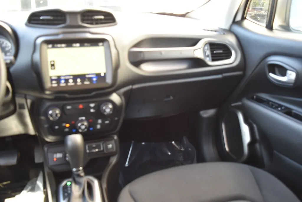 Jeep Renegade photo 12