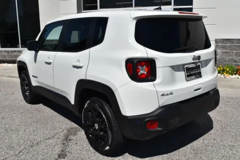 More photos of 2023 Jeep Renegade Latitude at Exclusive Motorcars, MD
