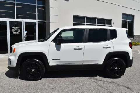 More photos of 2023 Jeep Renegade Latitude at Exclusive Motorcars, MD