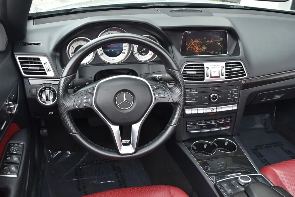 Mercedes-Benz E-Class photo 11
