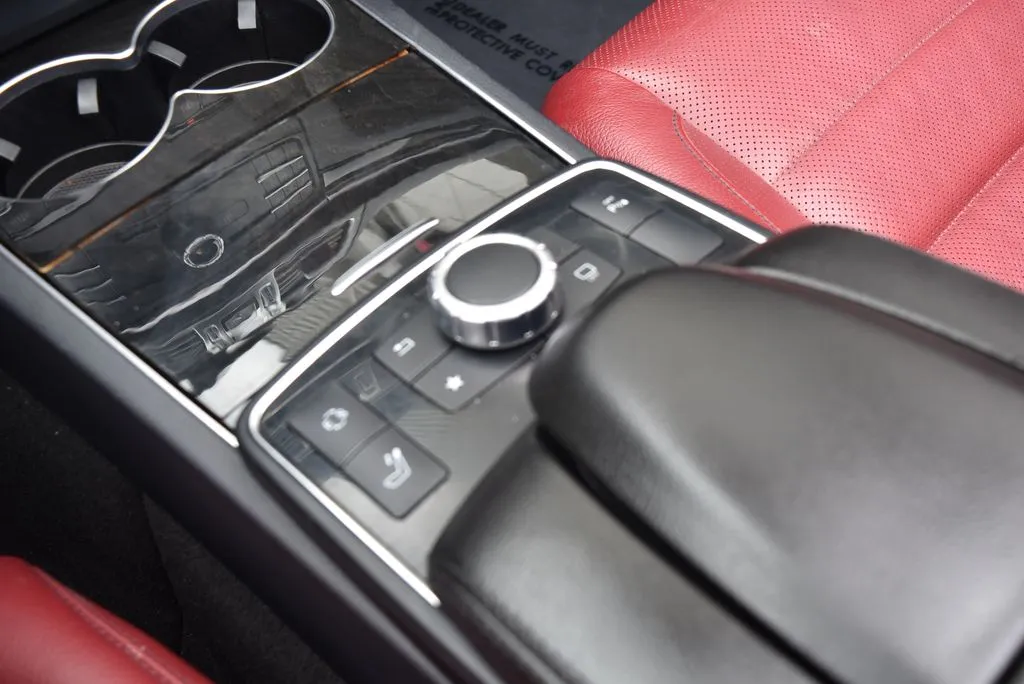 Mercedes-Benz E-Class photo 17