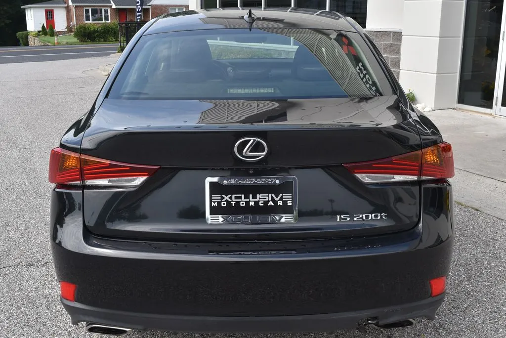Lexus IS photo 6