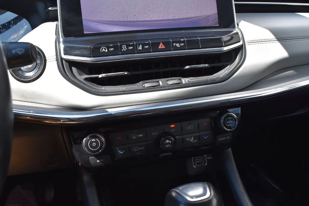 Jeep Compass photo 15