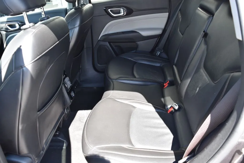 Jeep Compass photo 9