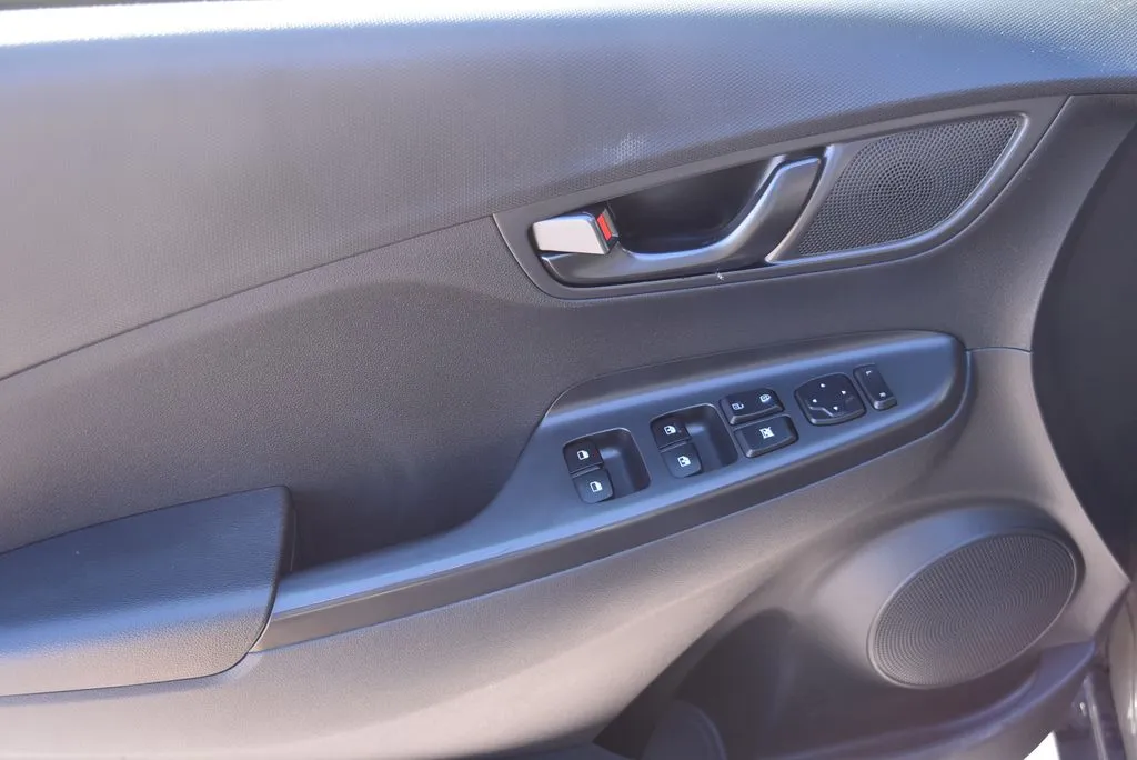 Hyundai Kona photo 9