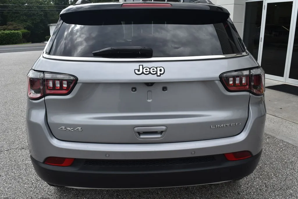 Jeep Compass photo 6