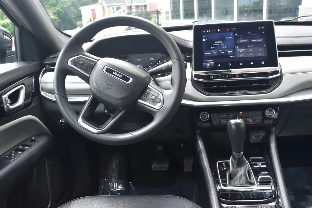 Jeep Compass photo 11