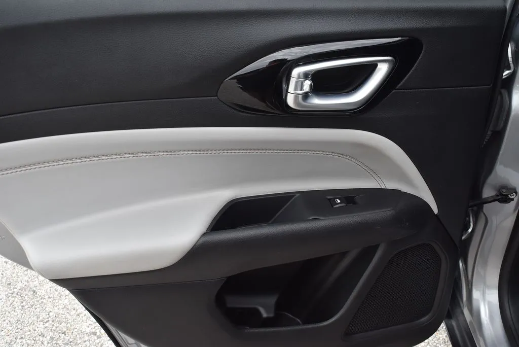 Jeep Compass photo 10