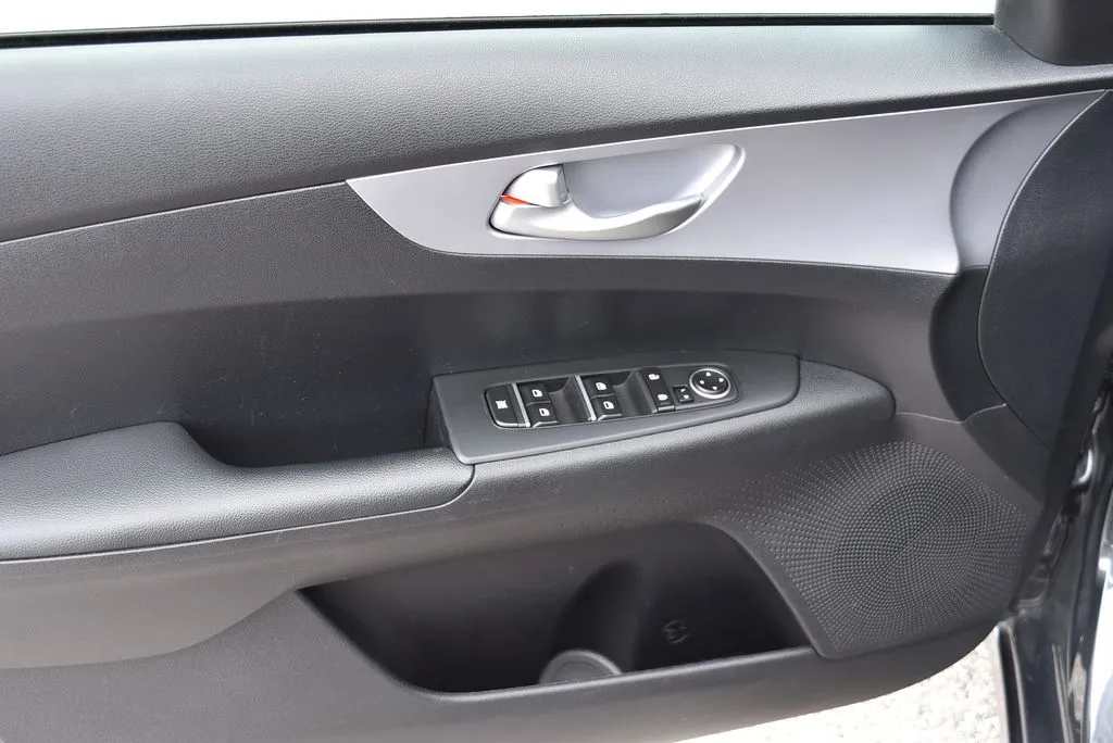 Kia Forte photo 13