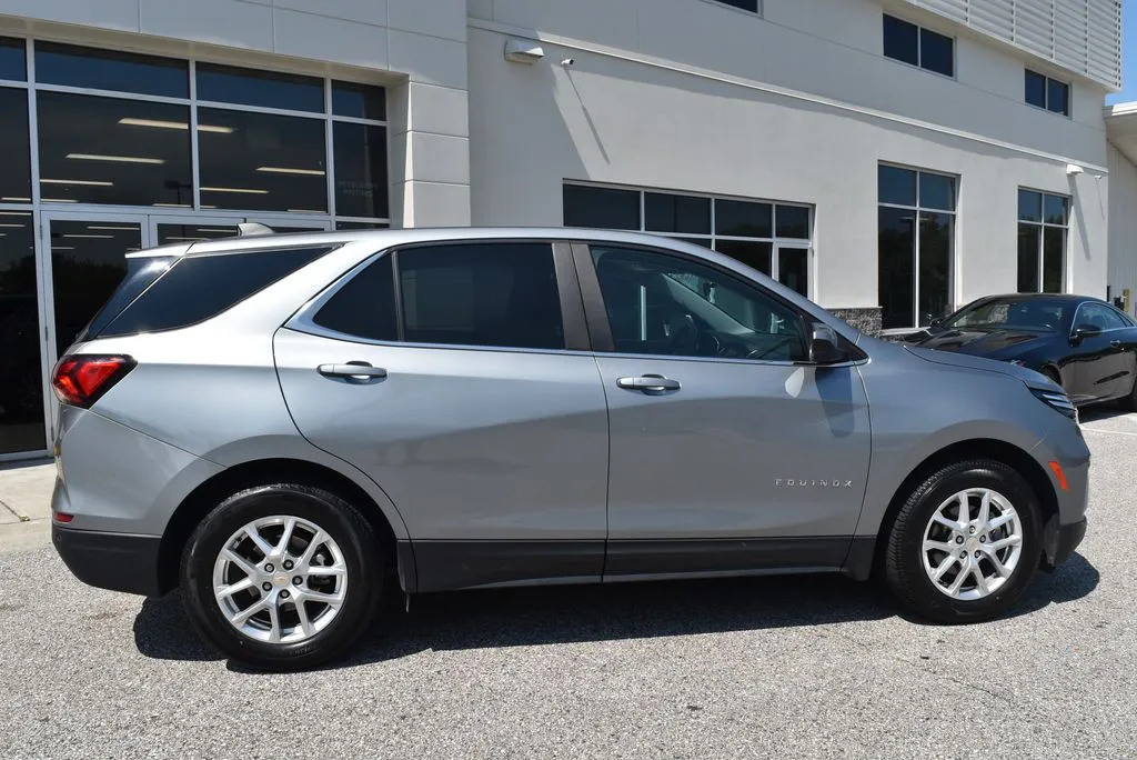 Chevrolet Equinox photo 2
