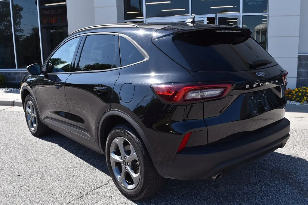 Ford Escape photo 5