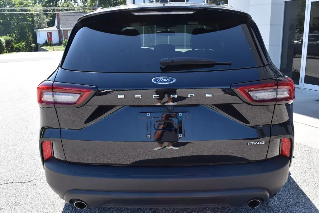 Ford Escape photo 6