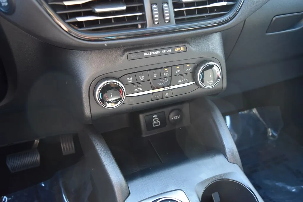 Ford Escape photo 17
