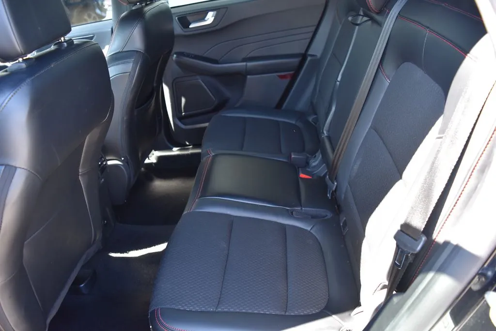 Ford Escape photo 10