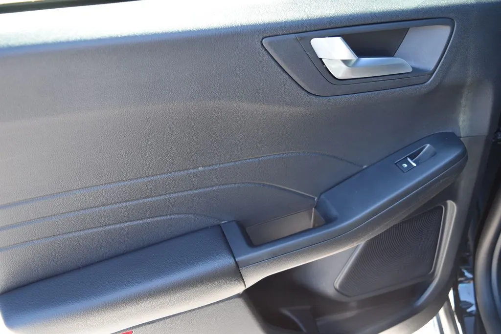 Ford Escape photo 11