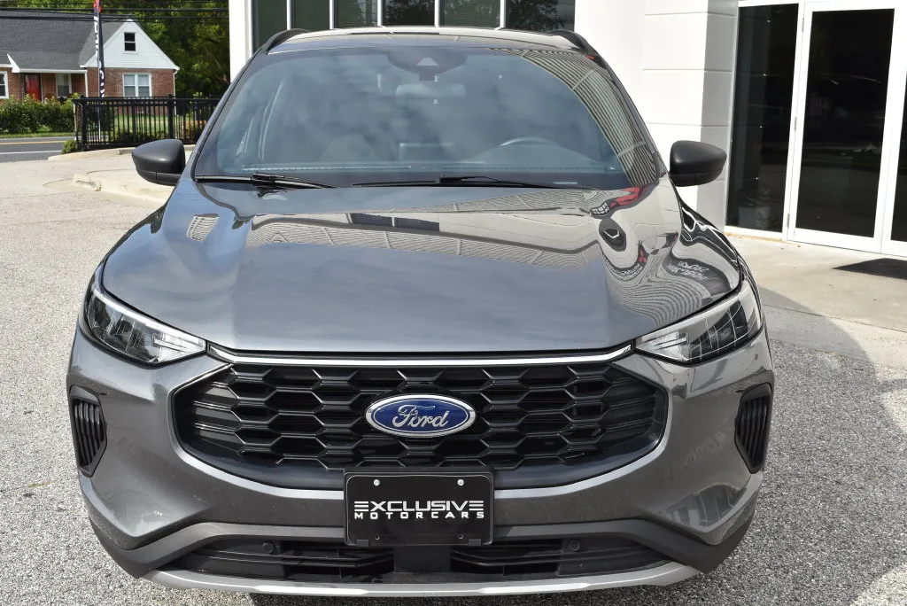 Ford Escape photo 3