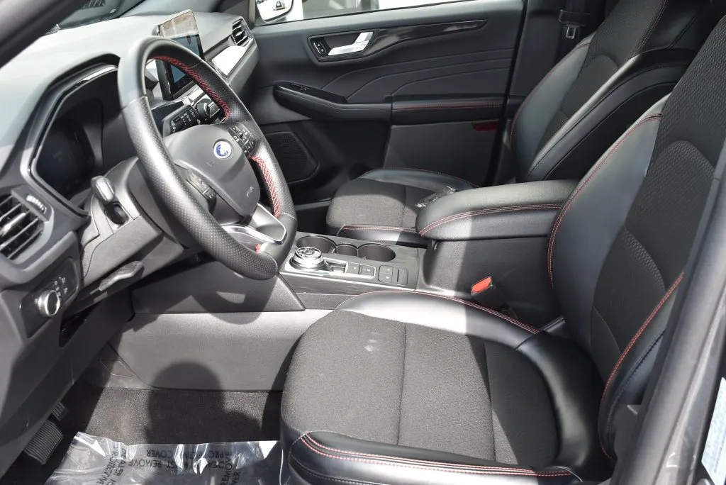 Ford Escape photo 9