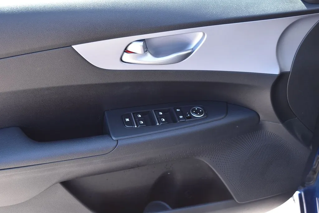 Kia Forte photo 9