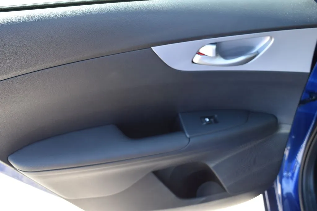 Kia Forte photo 11