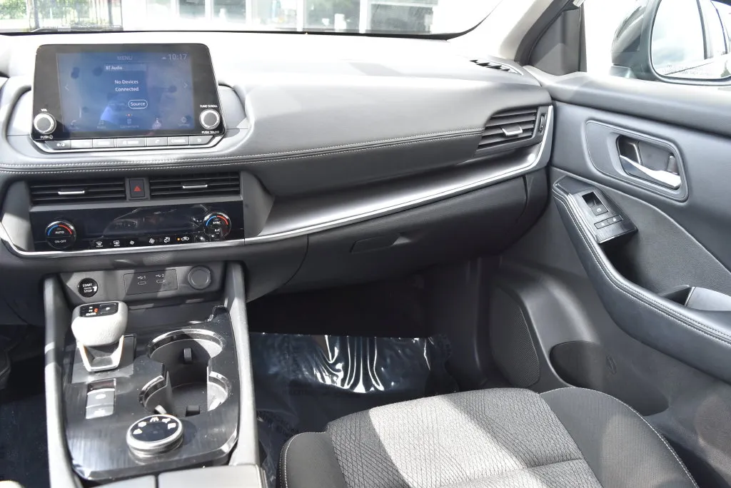 Nissan Rogue photo 12