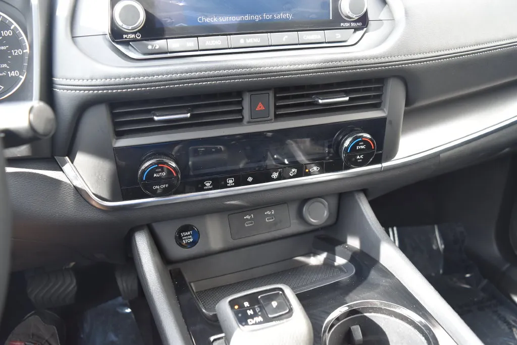 Nissan Rogue photo 15
