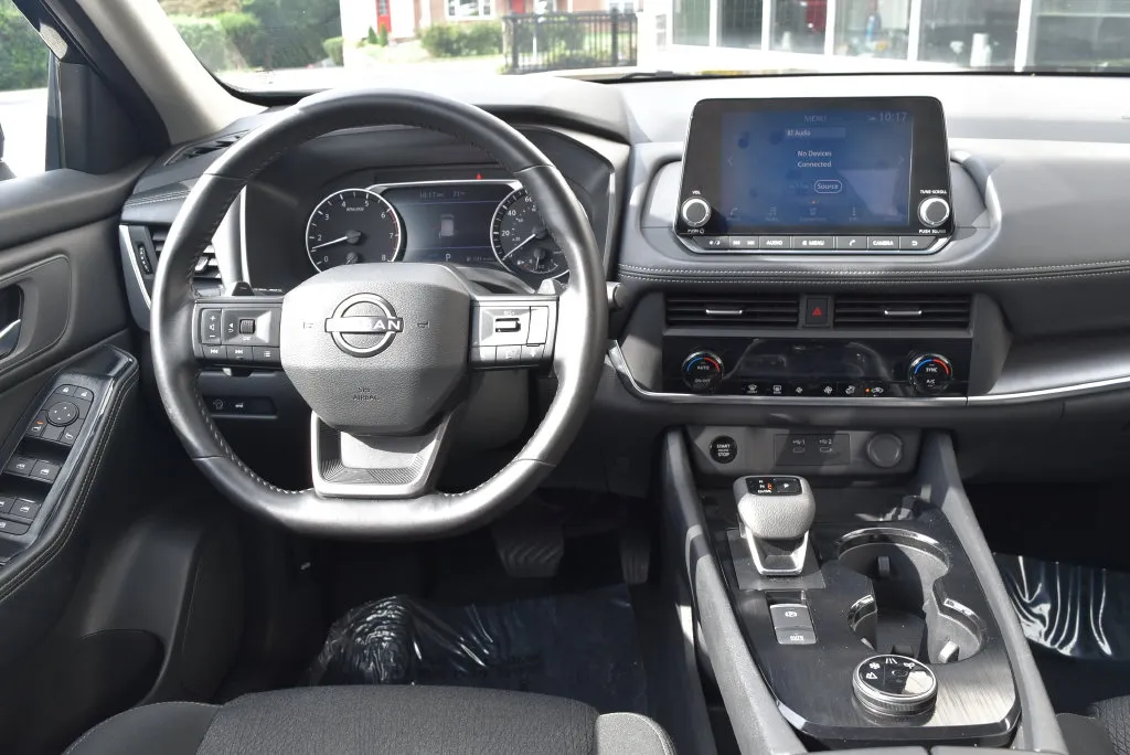 Nissan Rogue photo 11